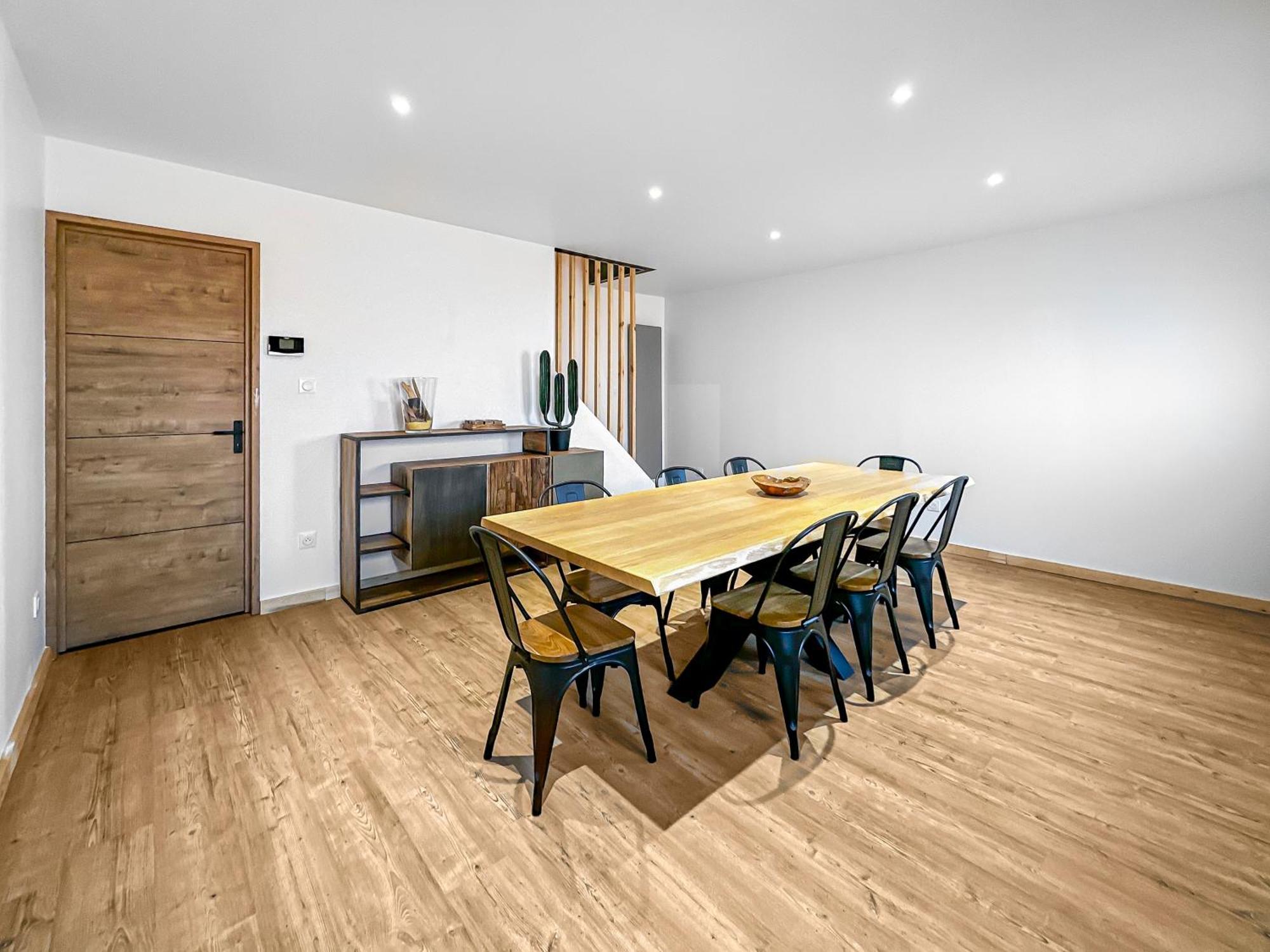 Retraite Paisible, Jardin, Plages Et Centre Anime Holiday home